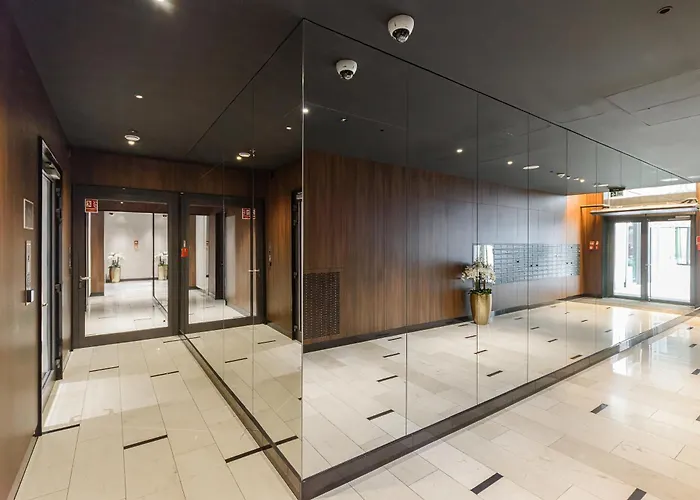 Premium Apartments With Free Parking & Balcony Mennica Residence